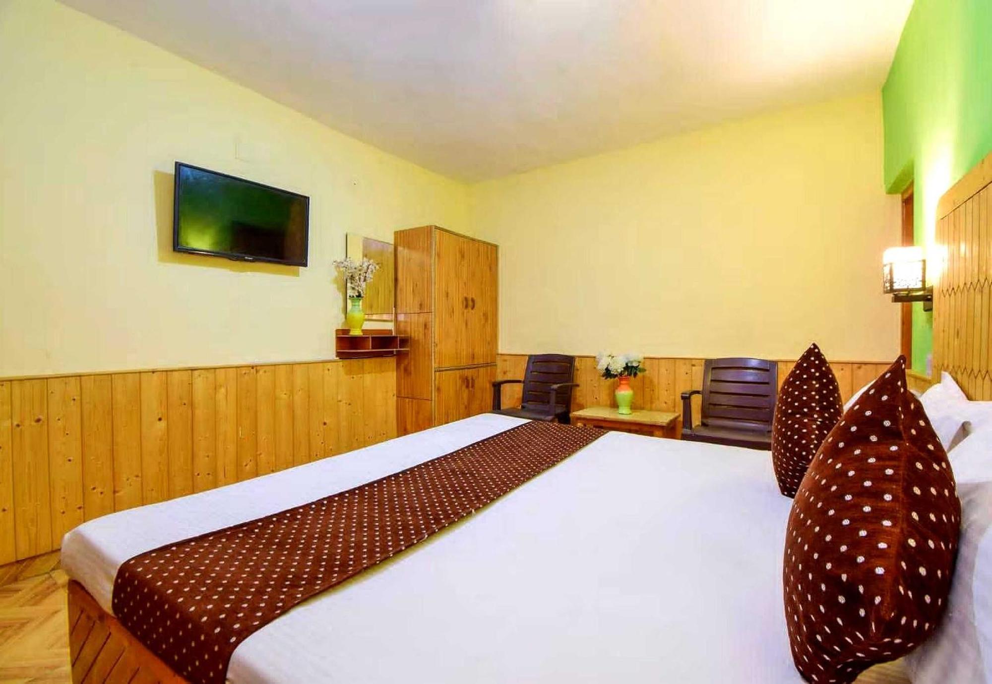 Oyo Flagship 82405 Cochin Villa Маналі Екстер'єр фото
