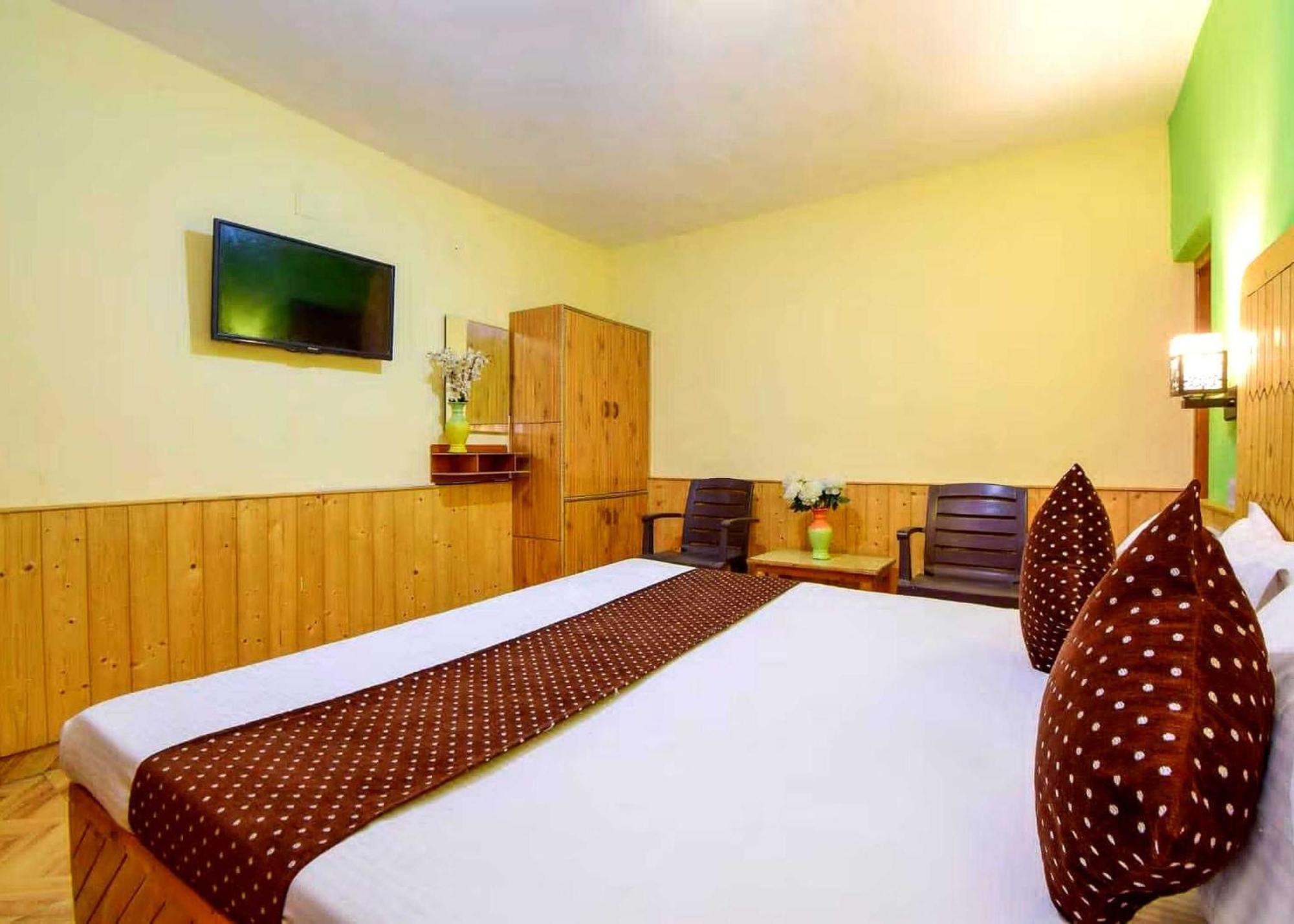 Oyo Flagship 82405 Cochin Villa Маналі Екстер'єр фото