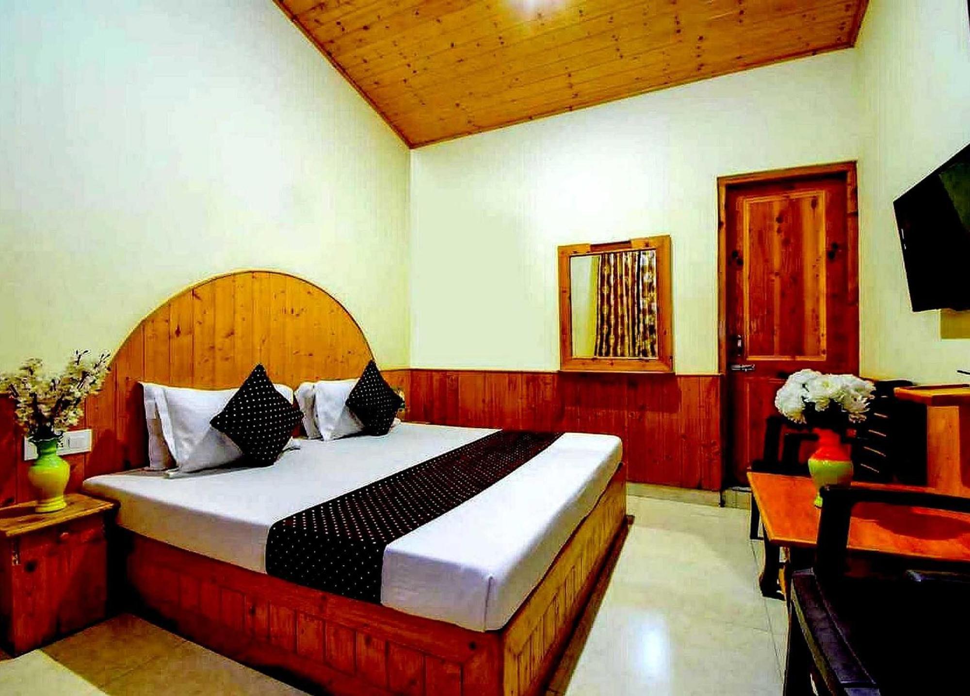 Oyo Flagship 82405 Cochin Villa Маналі Екстер'єр фото