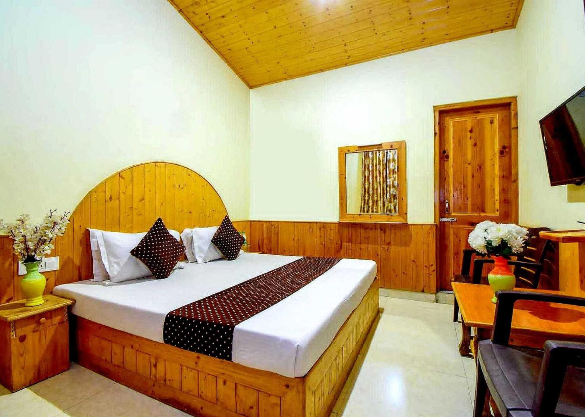Oyo Flagship 82405 Cochin Villa Маналі Екстер'єр фото