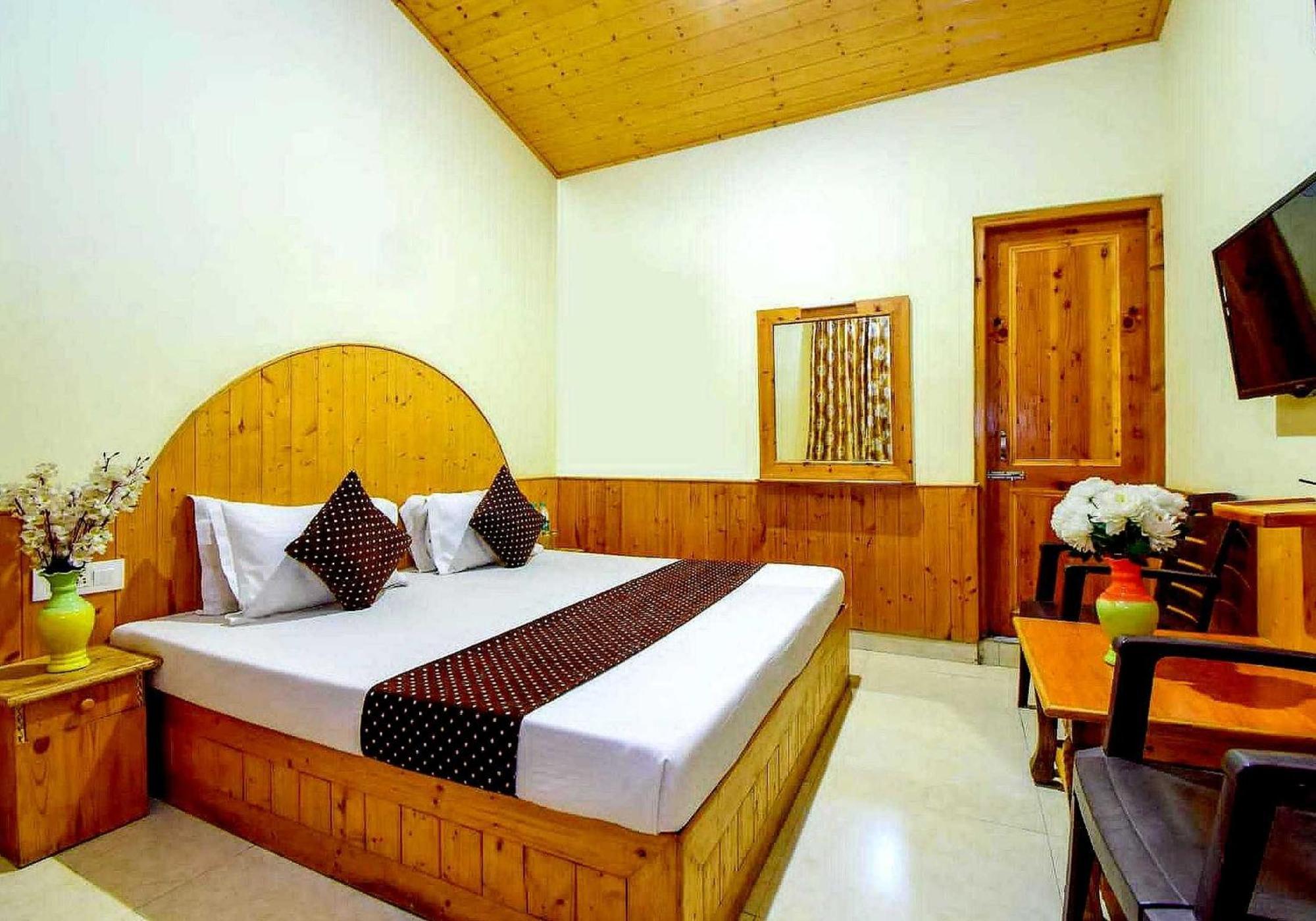 Oyo Flagship 82405 Cochin Villa Маналі Екстер'єр фото