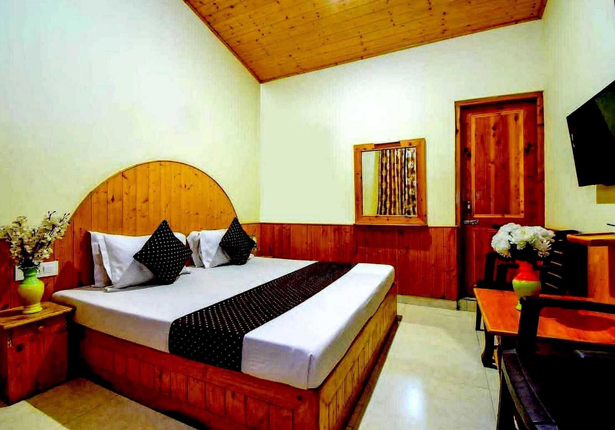 Oyo Flagship 82405 Cochin Villa Маналі Екстер'єр фото