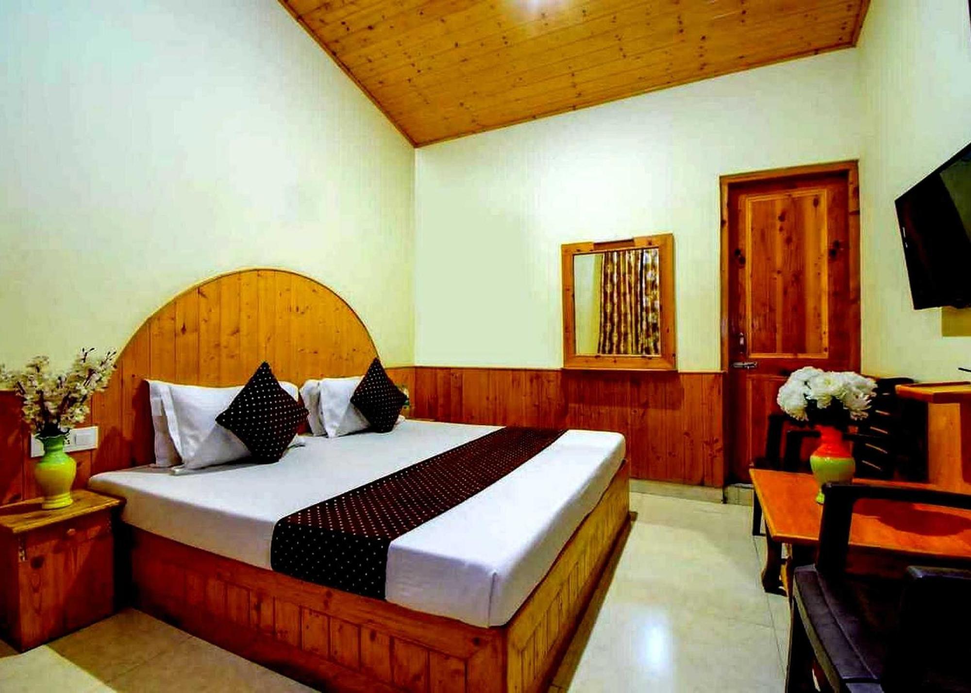 Oyo Flagship 82405 Cochin Villa Маналі Екстер'єр фото