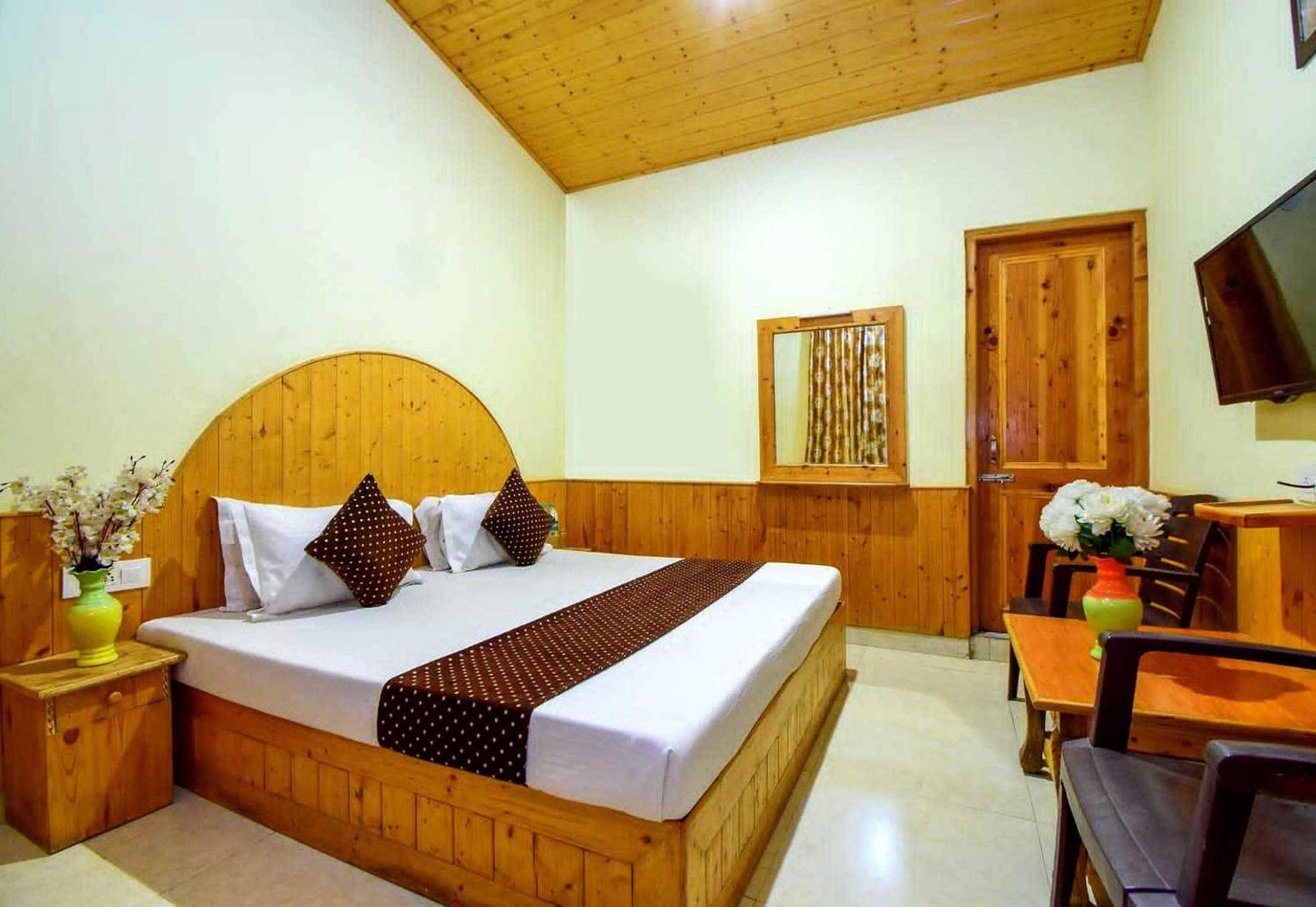 Oyo Flagship 82405 Cochin Villa Маналі Екстер'єр фото